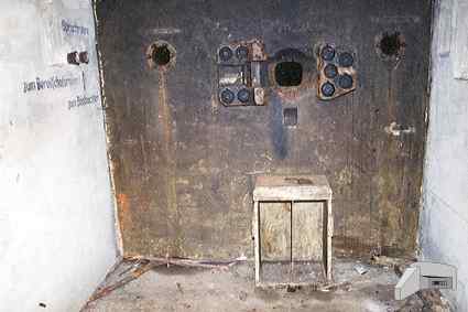 [Pomieszczenie bojowe z p�yt� pancern� 78P9]