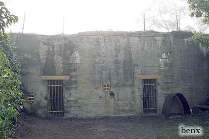 [Widok schronu od strony wej��]