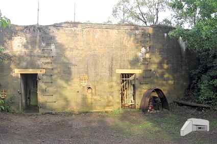 [Widok schronu od strony wej��]