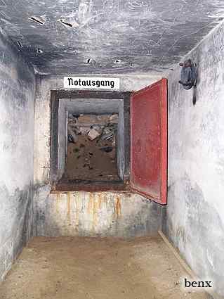 [Wyj�cie ewakuacyjne z drzwiami 410P9]