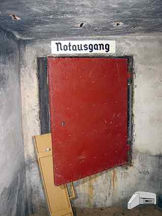 [Wyj�cie ewakuacyjne z drzwiami 410P9]