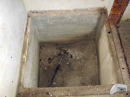 [Przygotowane zej�cie do nie zbudowanej poterny]