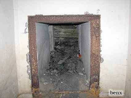 [Wyj�cie awaryjne z o�cie�nic� drzwi 410P9]