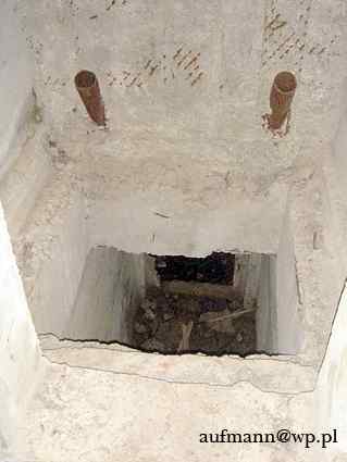 [Zej�cie do poterny]