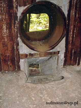 [Pozosta�o�ci pancerza stanowiska �-17]