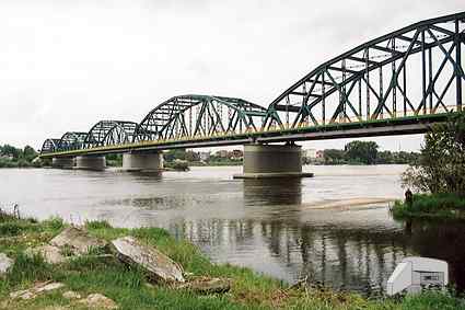 [Widok mostu z prawego brzegu Wis�y]