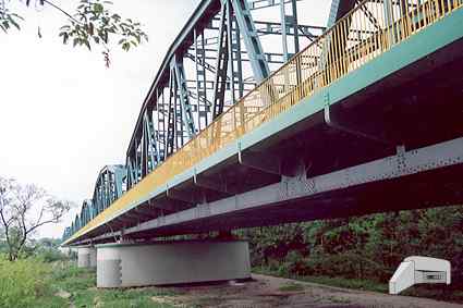 [Widok mostu z prawego brzegu Wis�y]
