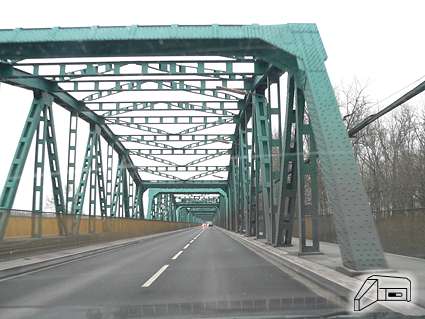 [Widok mostu z prawego brzegu Wis�y]