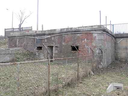 [P�nocny blokhauz]