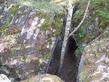 [Strop schronu obr�cony wybuchem]