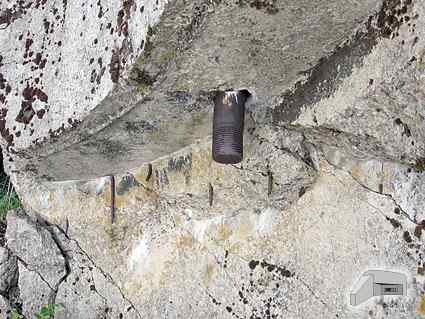 [Fragment wysadzonego szybu kopu�y]