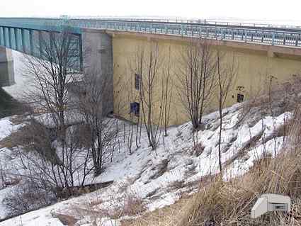 [Lewobrze�ny przycz�ek]