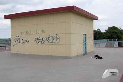 [Prawobrze�ny przycz�ek]