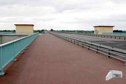 [Prawobrze�ny przycz�ek]