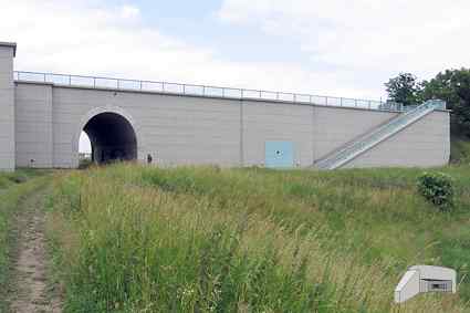 [Prawobrze�ny przycz�ek]