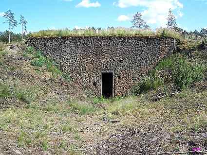 [Wejscie do schronu]