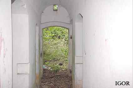 [Prawy schron amunicyjny]