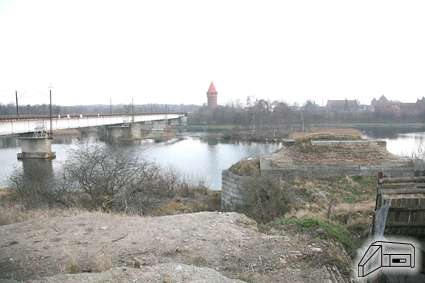 [Widok most�w z lewego brzegu Nogatu]