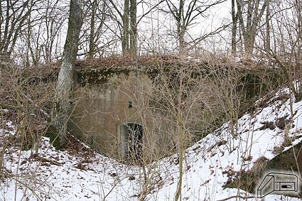 [Prawy schron amunicyjny]