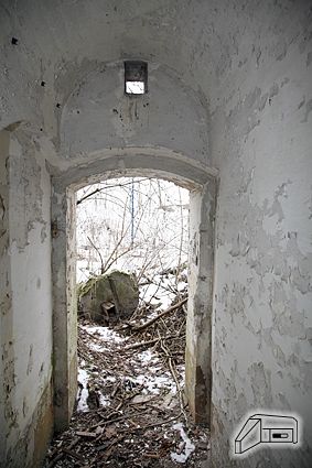 [Lewy schron amunicyjny]