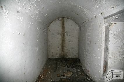 [Lewy schron amunicyjny]