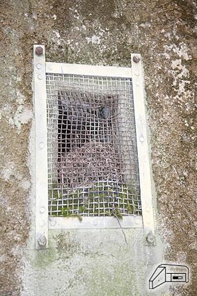 [Prawy schron amunicyjny]