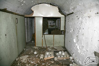 [Prawy schron amunicyjny]