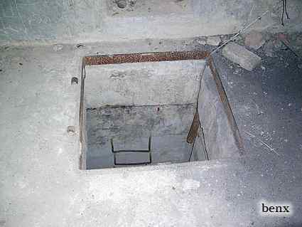 [Zej�cie do poterny]