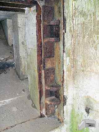 [Wyj�cie ewakuacyjne z drzwiami 410P9]