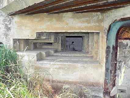 [Strzelnica z wymontowan� p�yt� 422P01]