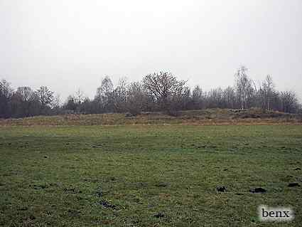 [Widok punktu oporu od strony mostu kolejowego]