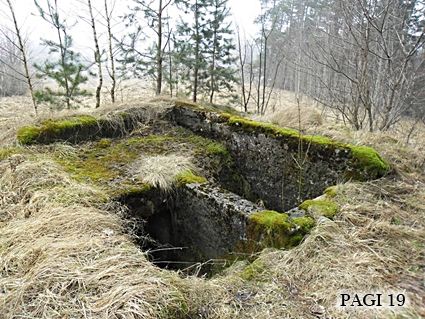 [Fundamenty maskuj�cego schron budynku]