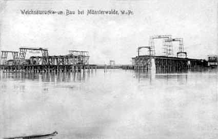 [Most w czasie budowy]