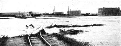 [Most w czasie budowy]