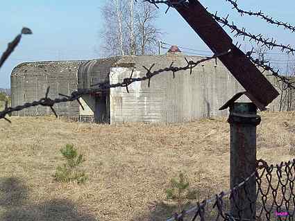 [Widok schronu od strony wej�cia]