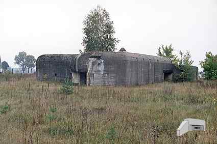 [Widok schronu od strony wej�cia]