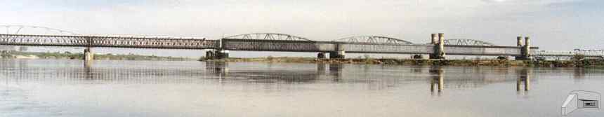 [Widok most�w z lewego brzegu Wis�y]