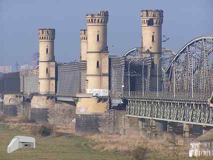 [Widok most�w z prawego brzegu Wis�y]