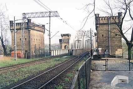 [Widok prawobrze�nych blokhauz�w]