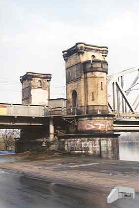 [Widok prawobrze�nych wie�]