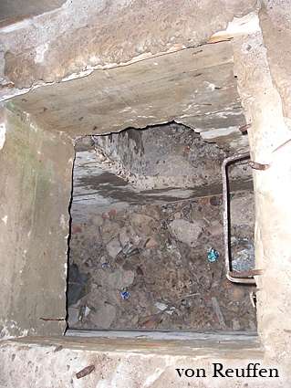 [Zej�cie do poterny]