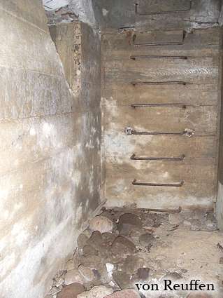 [Zej�cie do poterny]