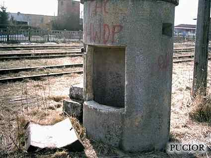 [Einmannbunker]