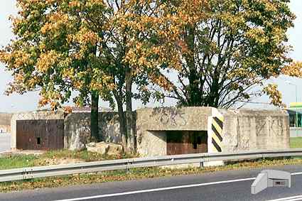 [Widok schronu od po�udnia]