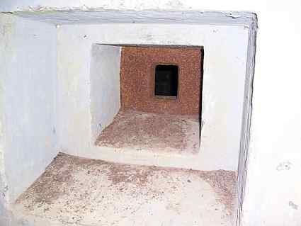 [Strzelnica obrony wej�cia z p�yt� pancern� 48P8]