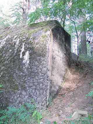 [Uskok na prawo od wej�cia]